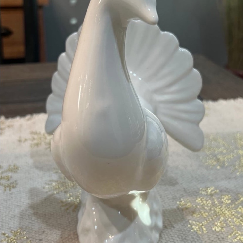 Elegant White Ceramic Bird Figurine - Picture 8 of 12